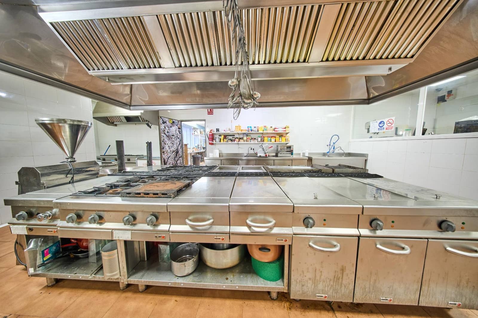 Gewerbe zu verkaufen in Castillo de Locubin - 850.000 € (Ref: 9634518)