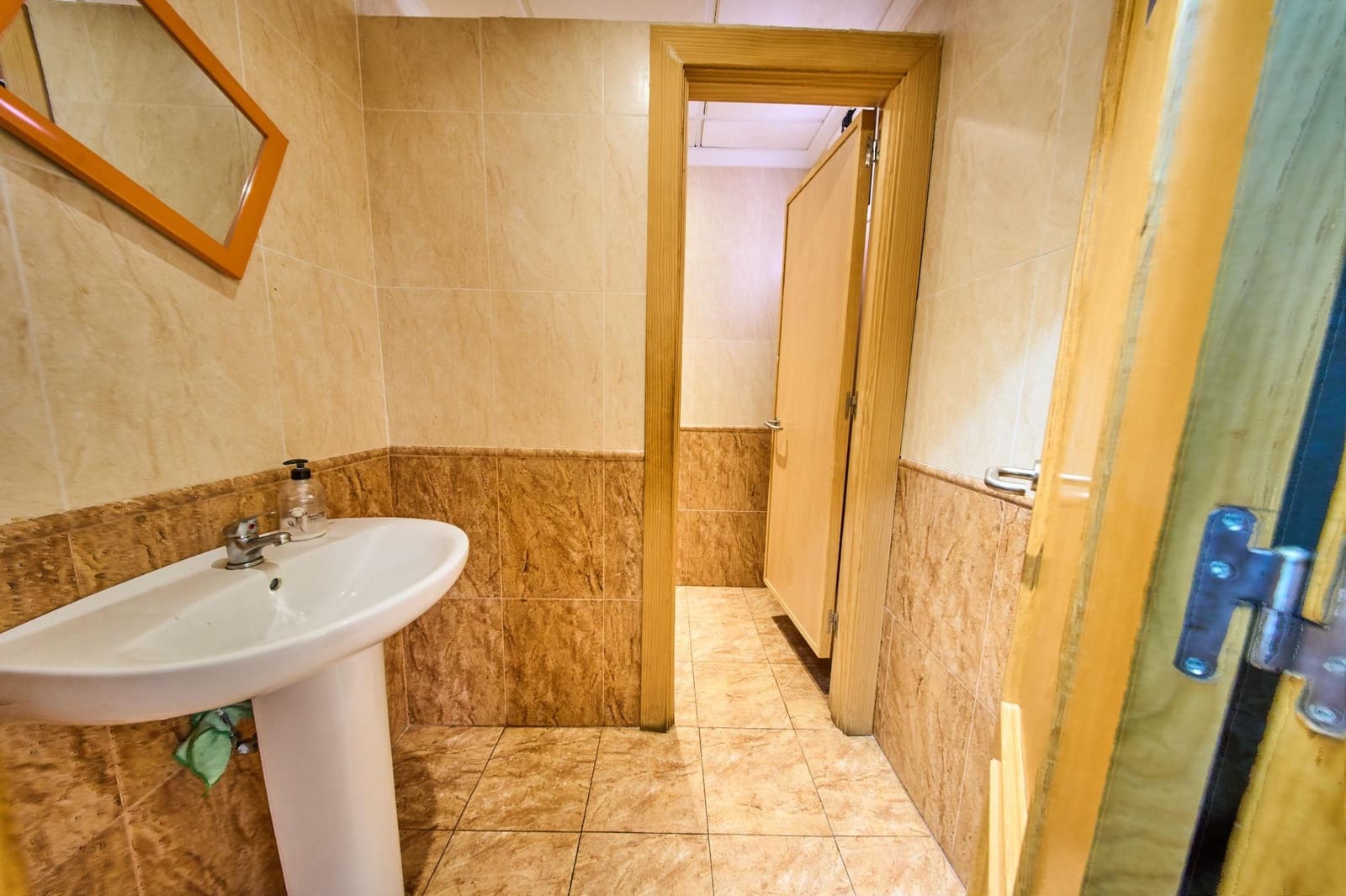 Gewerbe zu verkaufen in Castillo de Locubin - 850.000 € (Ref: 9634518)