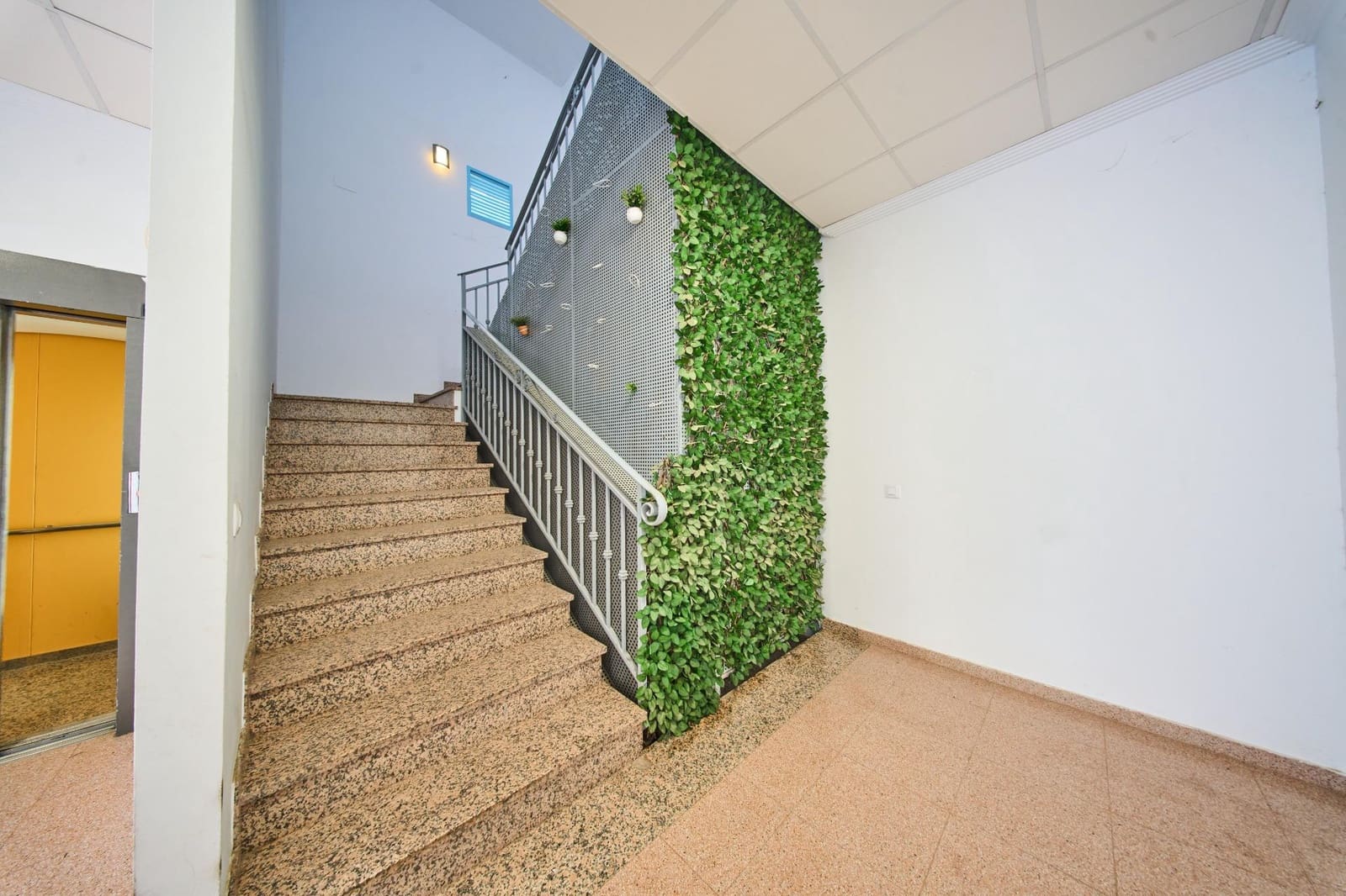 Gewerbe zu verkaufen in Castillo de Locubin - 850.000 € (Ref: 9634518)