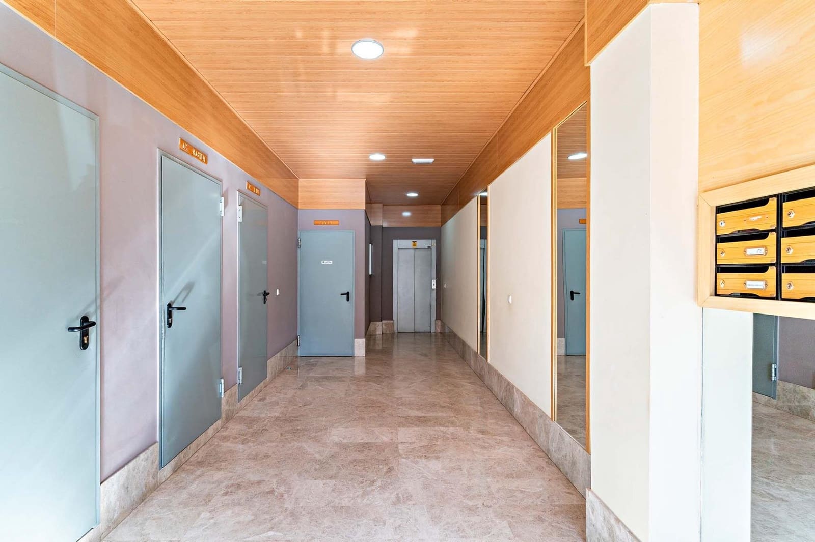 1 bedroom Flat for sale in Roquetas de Mar with garage - € 119,000 (Ref: 9645252)