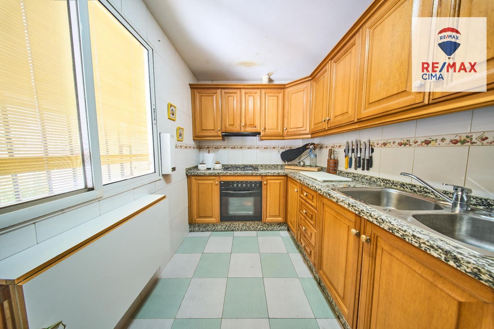 3 quarto Moradia em Banda para venda em Belicena com garagem - 169 000 € (Ref: 9645264)