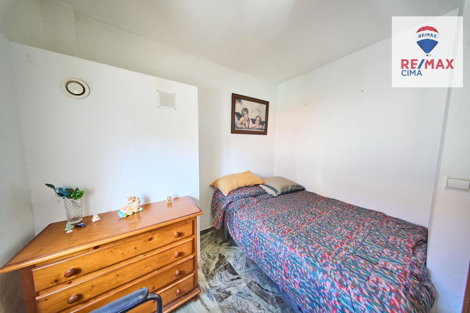 3 quarto Moradia em Banda para venda em Belicena com garagem - 169 000 € (Ref: 9645264)