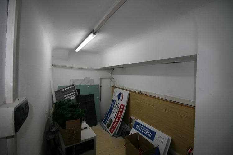 Commercial for rent in Granada city - € 1,200 (Ref: 9648381)