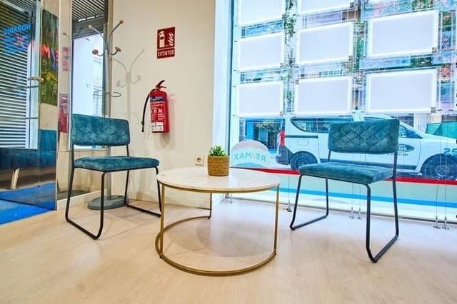 Local Comercial en Centro, Granada ciudad en alquiler - 1.200 € (Ref: 9648381)