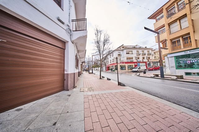 Leilighet til salgs i Baza med garasje - € 394 000 (Ref: 9650395)