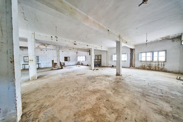 Leilighet til salgs i Baza med garasje - € 394 000 (Ref: 9650395)