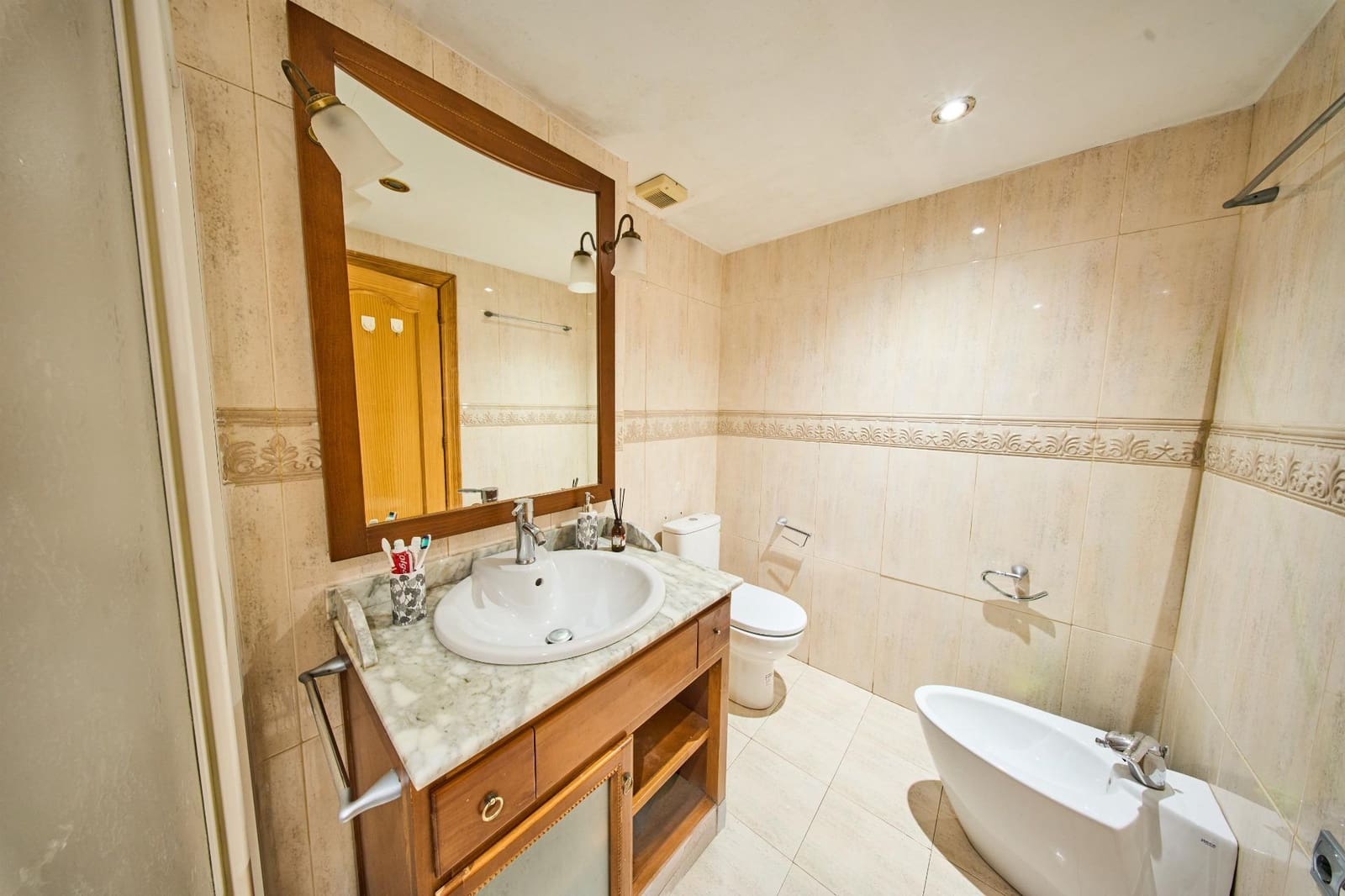 3 slaapkamer Flat te koop in Granada stad - € 136.000 (Ref: 9652207)