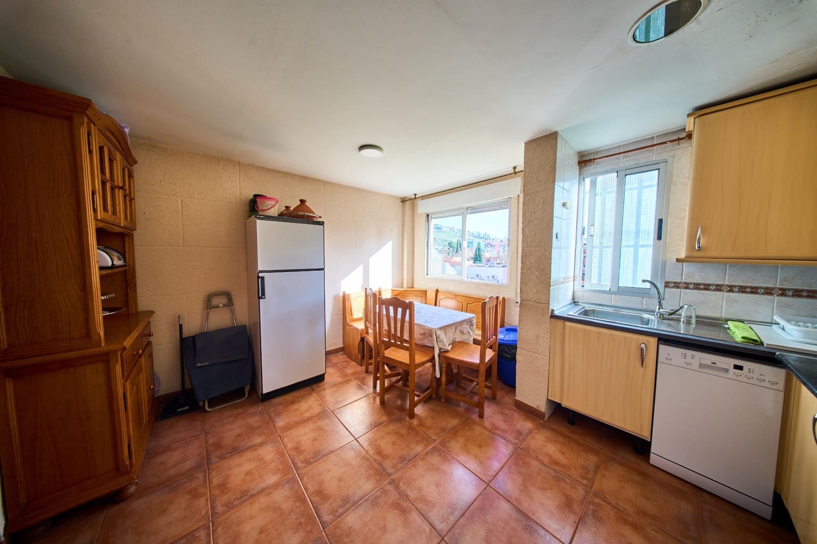 3 slaapkamer Flat te koop in Granada stad - € 136.000 (Ref: 9652207)