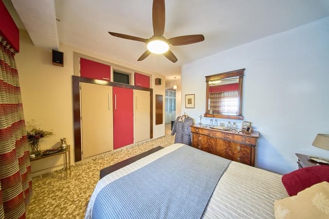 4 slaapkamer Flat te koop in Granada stad - € 420.000 (Ref: 9652208)