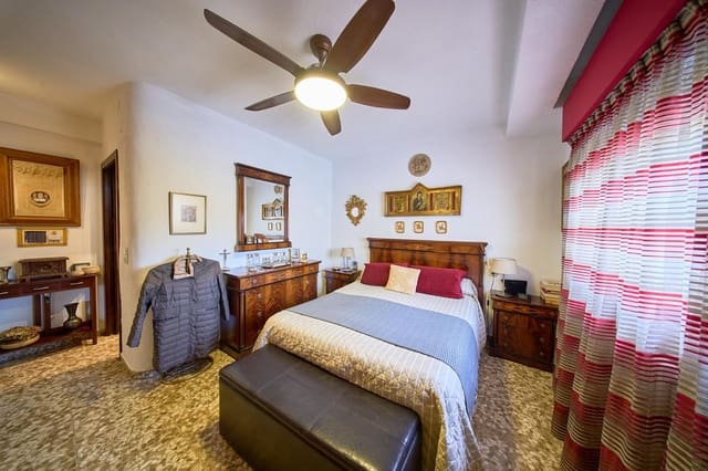 4 slaapkamer Flat te koop in Granada stad - € 420.000 (Ref: 9652208)