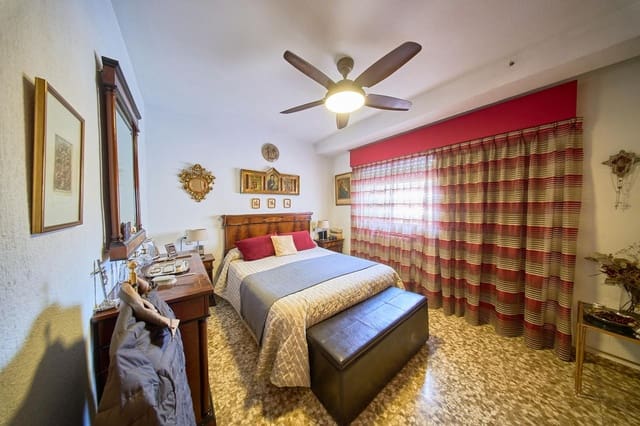 4 slaapkamer Flat te koop in Granada stad - € 420.000 (Ref: 9652208)