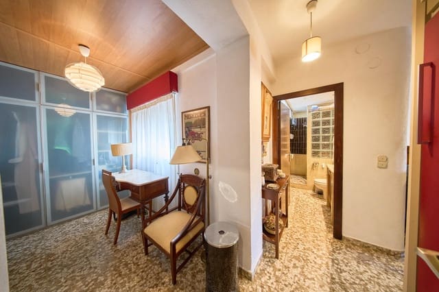 4 slaapkamer Flat te koop in Granada stad - € 420.000 (Ref: 9652208)