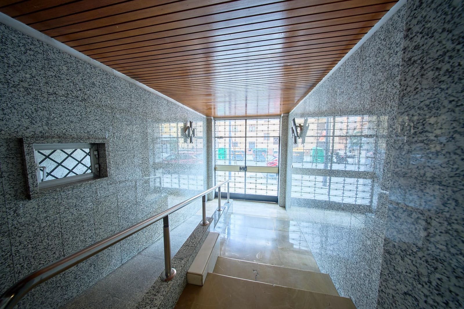 4 slaapkamer Flat te koop in Granada stad - € 420.000 (Ref: 9652208)