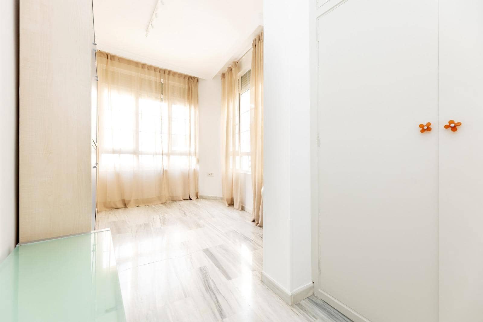 2 quarto Apartamento para arrendar em Granada cidade - 850 € (Ref: 9656280)