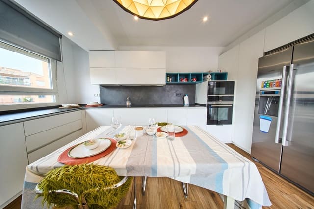 3 soverom Penthouse til leie i Centro, Granada by - € 1 500 (Ref: 9656282)