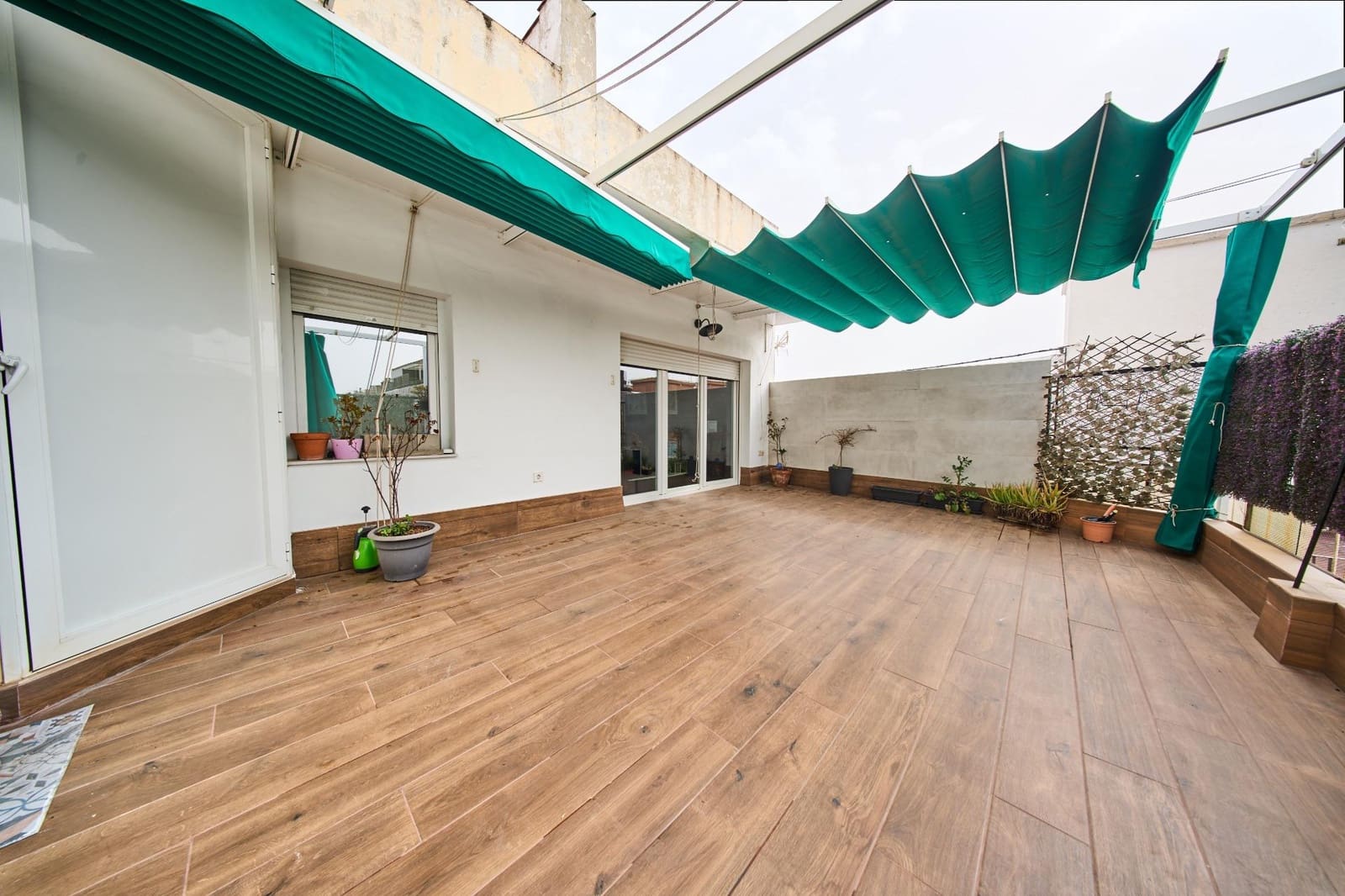 3 makuuhuone Kattohuoneisto vuokrattavana paikassa Granada kaupunki - 1 500 € (Ref: 9656282)