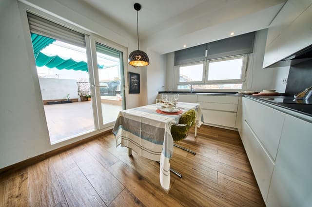 3 soverom Penthouse til leie i Centro, Granada by - € 1 500 (Ref: 9656282)