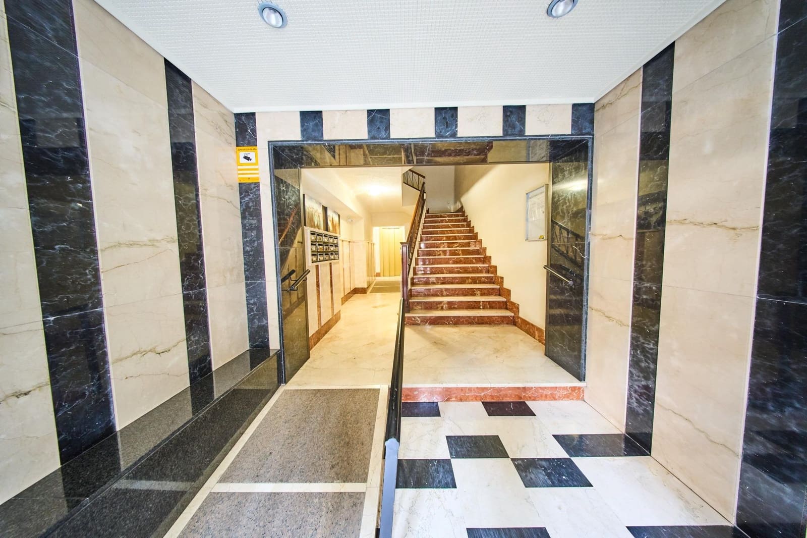 3 makuuhuone Kattohuoneisto vuokrattavana paikassa Granada kaupunki - 1 500 € (Ref: 9656282)