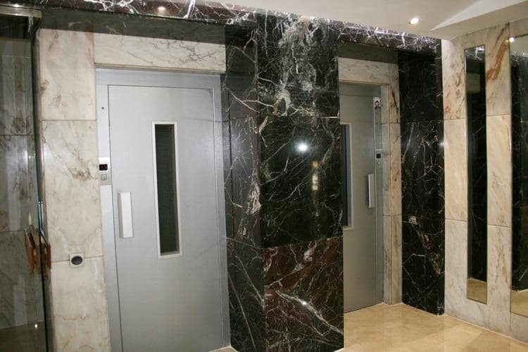 Ufficio da affittare in Granada citta - 350 € (Rif: 9656283)