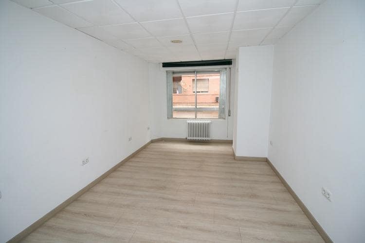 Ufficio da affittare in Granada citta - 350 € (Rif: 9656283)