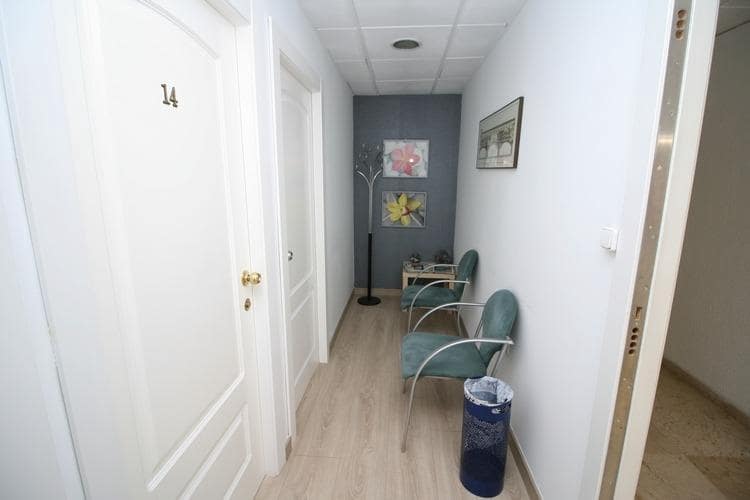 Ufficio da affittare in Granada citta - 350 € (Rif: 9656283)