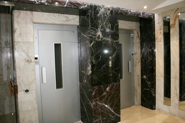 Ufficio da affittare in Centro, Granada città - 350 € (Rif: 9656283)