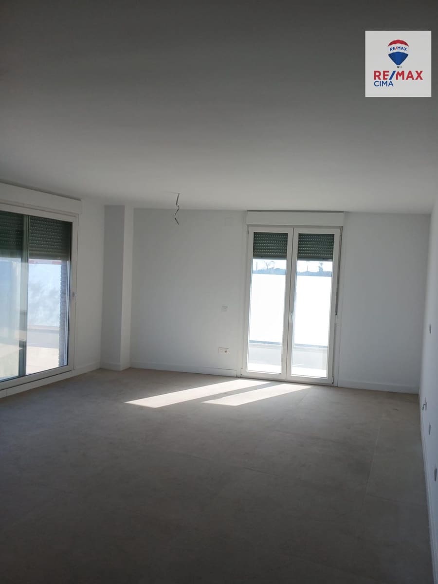 3 bedroom Apartment for sale in Almeria city with pool - € 311,000 (Ref: 9656285)