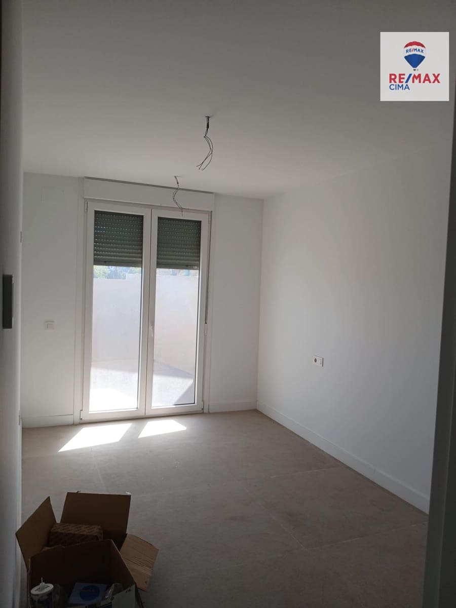 3 bedroom Apartment for sale in Almeria city with pool - € 311,000 (Ref: 9656285)