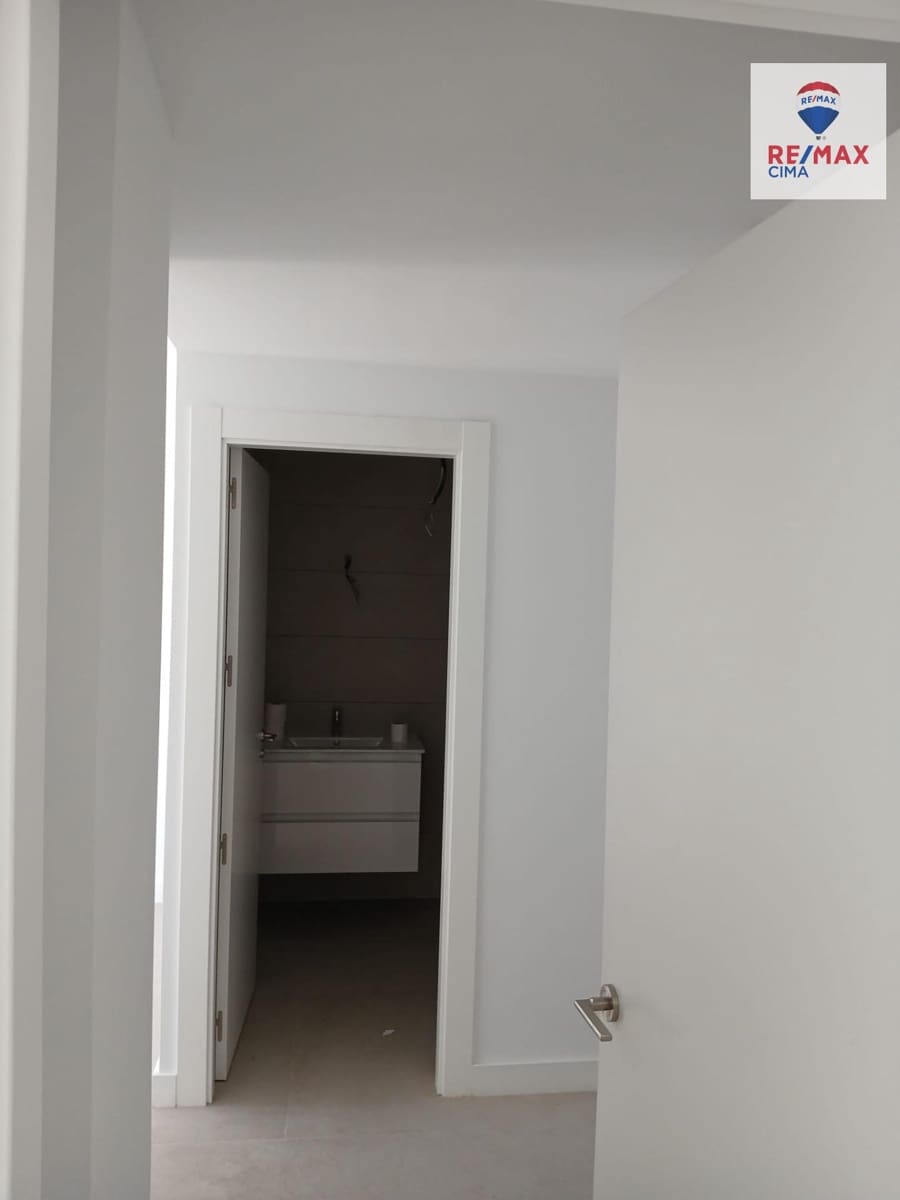 3 bedroom Apartment for sale in Almeria city with pool - € 311,000 (Ref: 9656285)