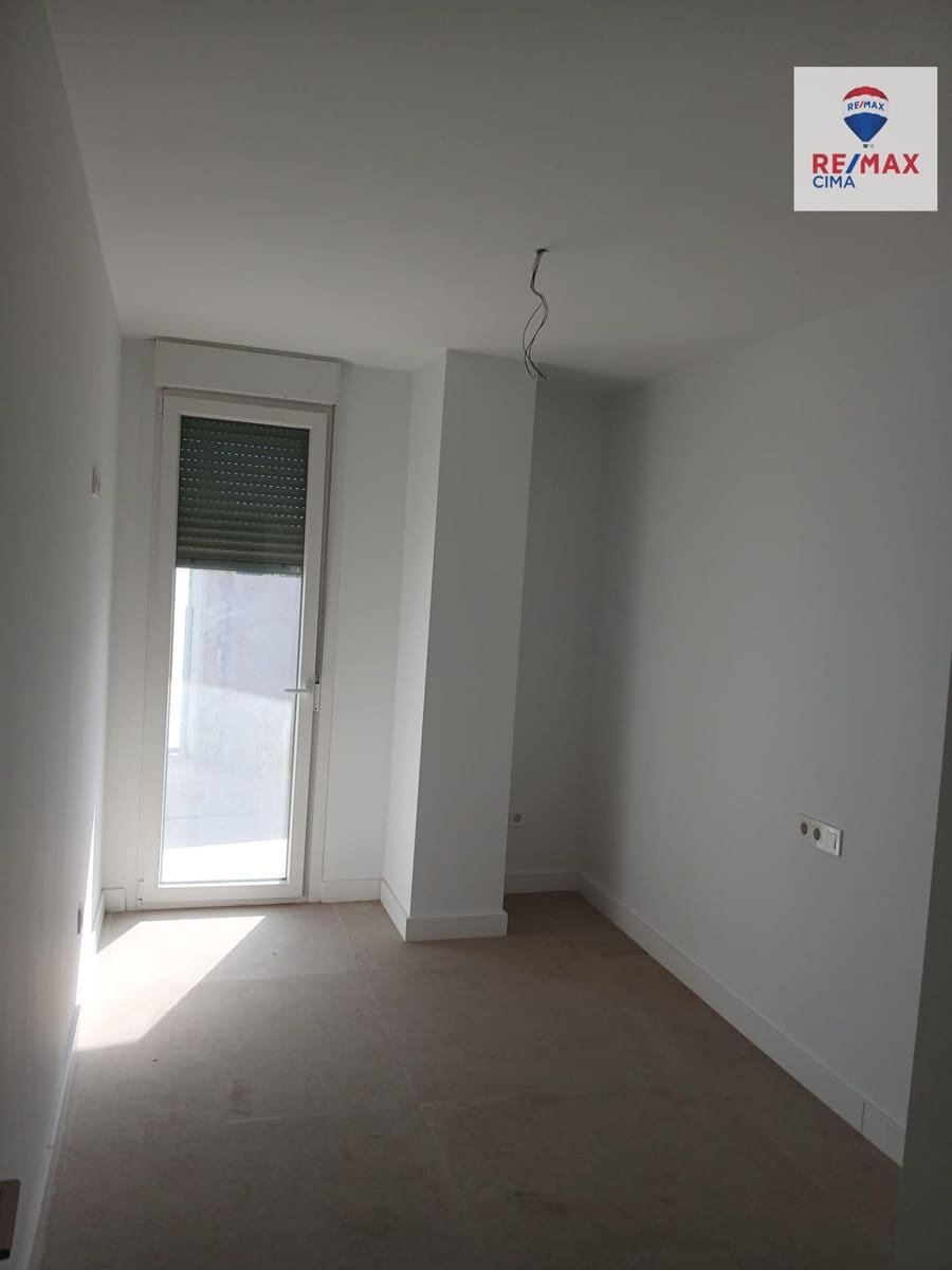 3 bedroom Apartment for sale in Almeria city with pool - € 311,000 (Ref: 9656285)