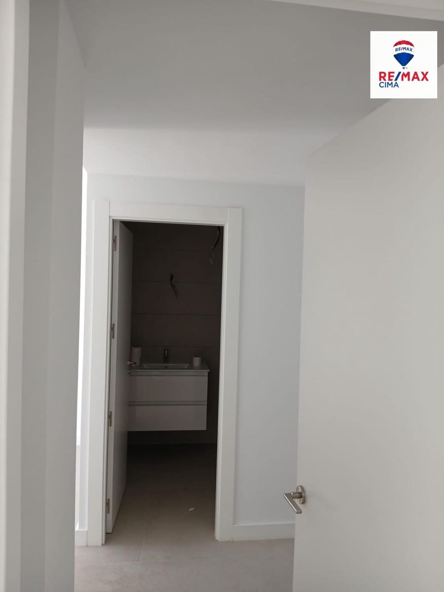 3 bedroom Apartment for sale in Almeria city with pool - € 311,000 (Ref: 9656285)