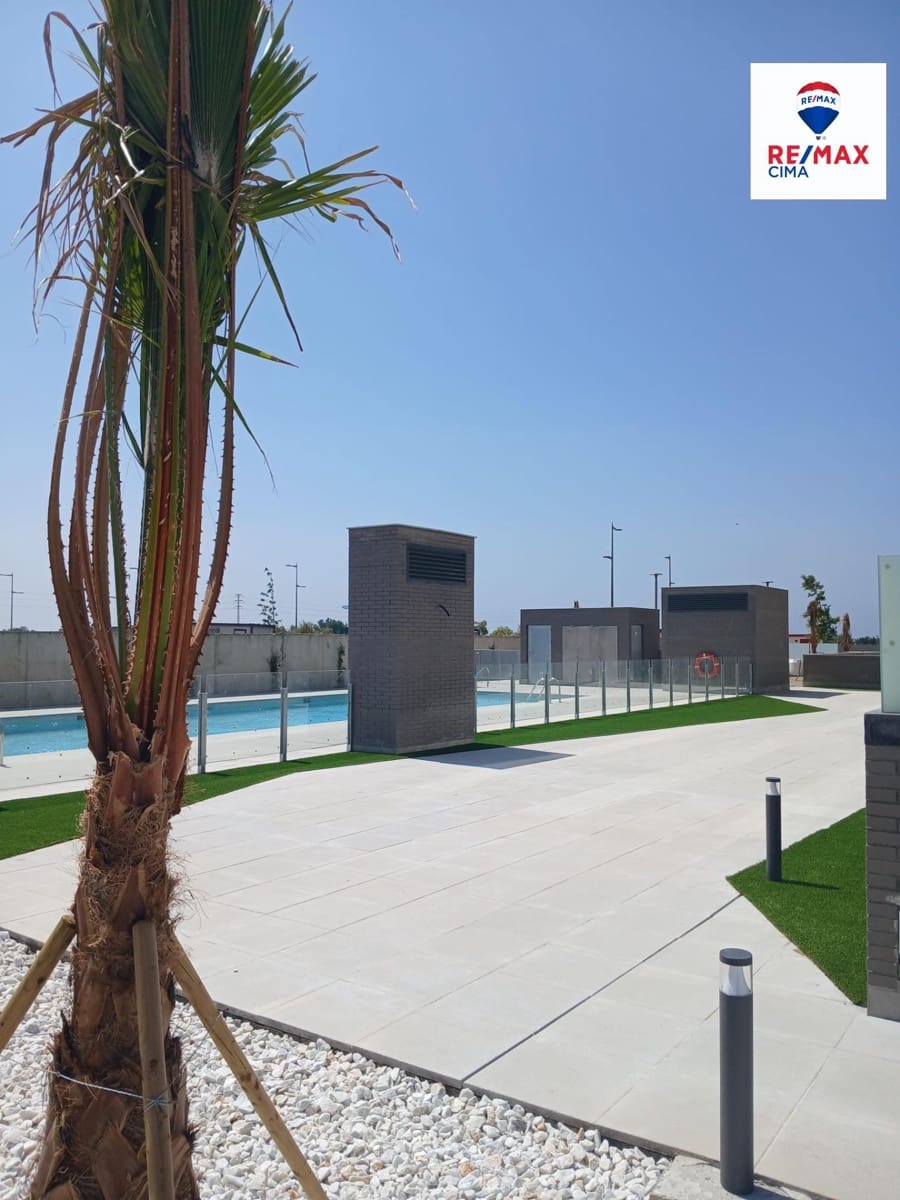Piso de 2 habitaciones en Almería ciudad en venta con piscina - 196.000 € (Ref: 9659595)