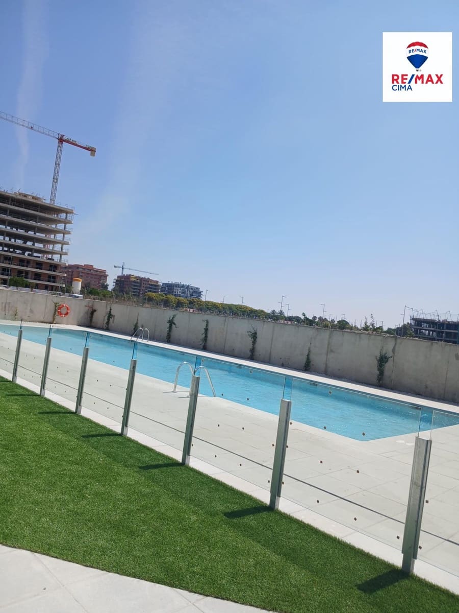 Piso de 2 habitaciones en Almería ciudad en venta con piscina - 196.000 € (Ref: 9659595)