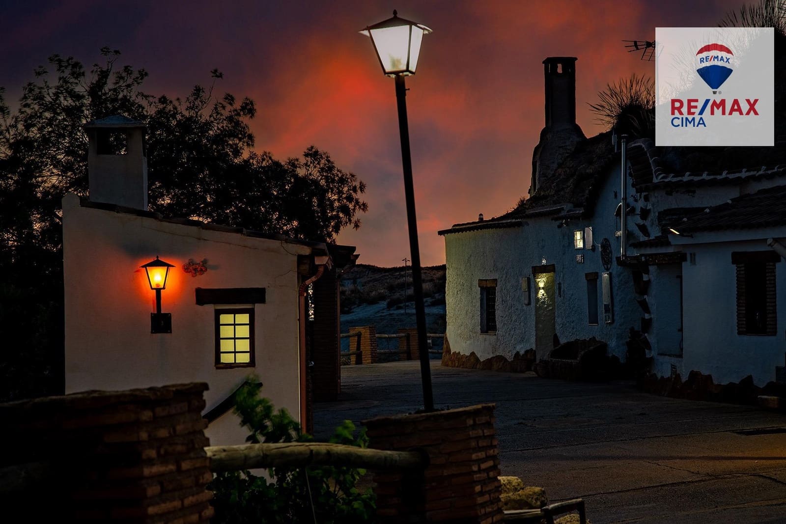 28 soverom Bedrift til salgs i Huescar med garasje - € 435 000 (Ref: 9666778)