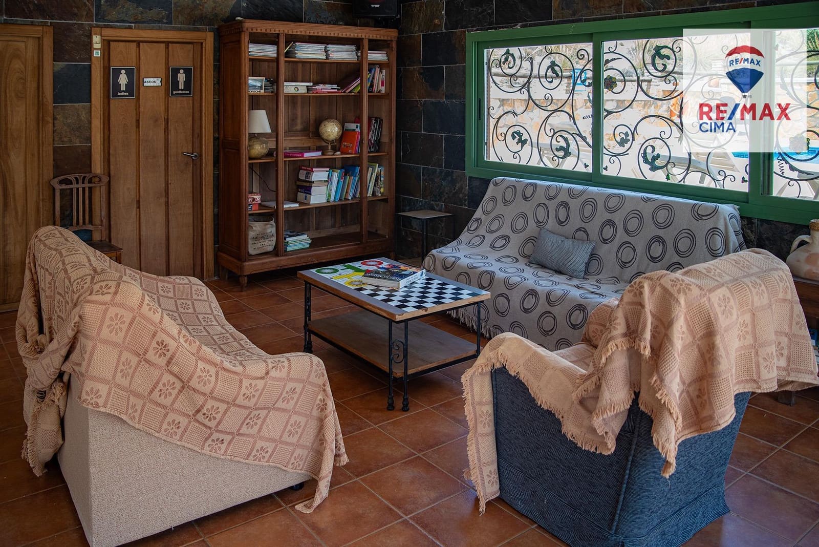 28 soverom Bedrift til salgs i Huescar med garasje - € 435 000 (Ref: 9666778)