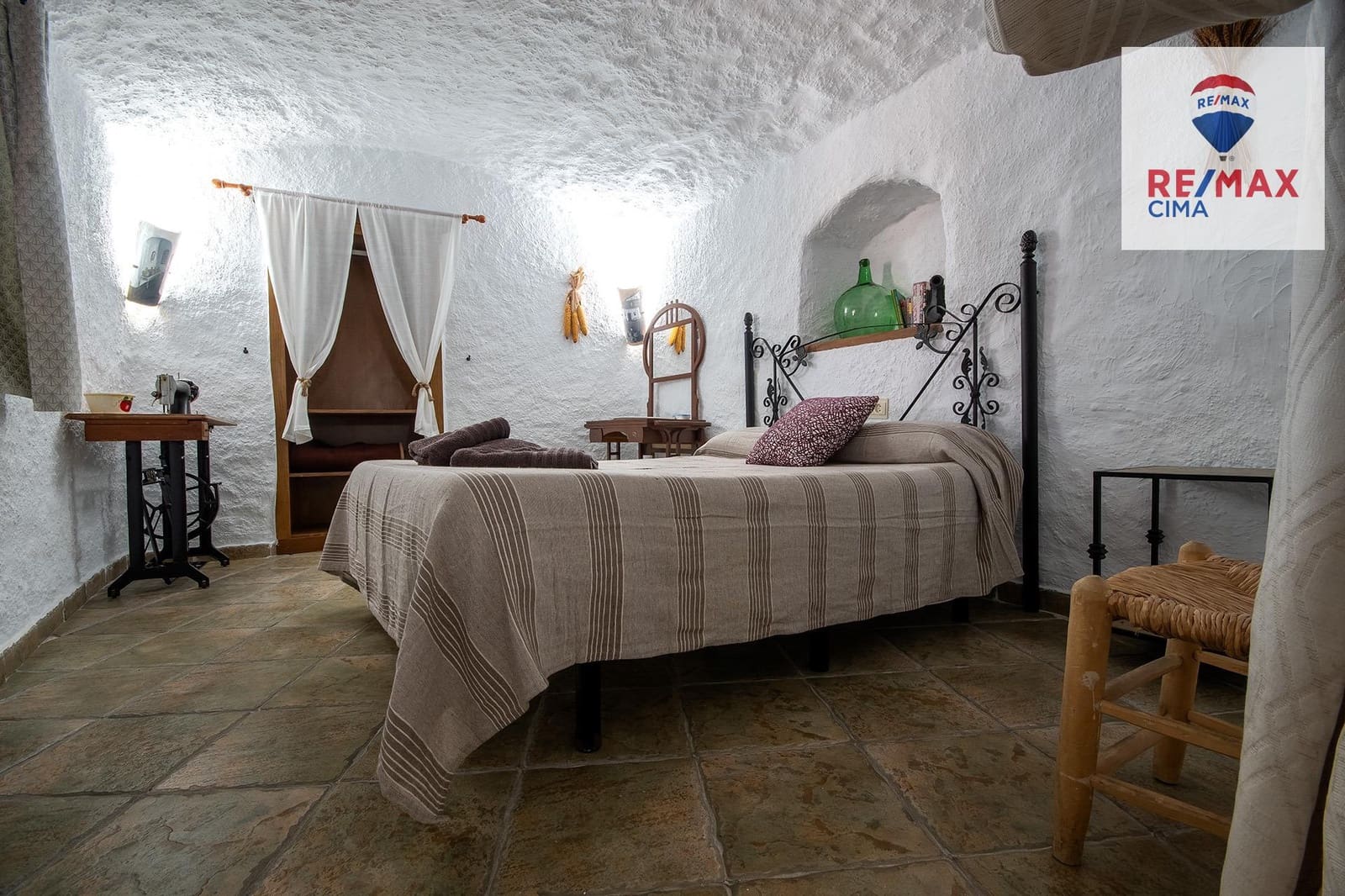 Chalet de 28 habitaciones en Cortijo del Cura en venta con garaje - 435.000 € (Ref: 9666778)