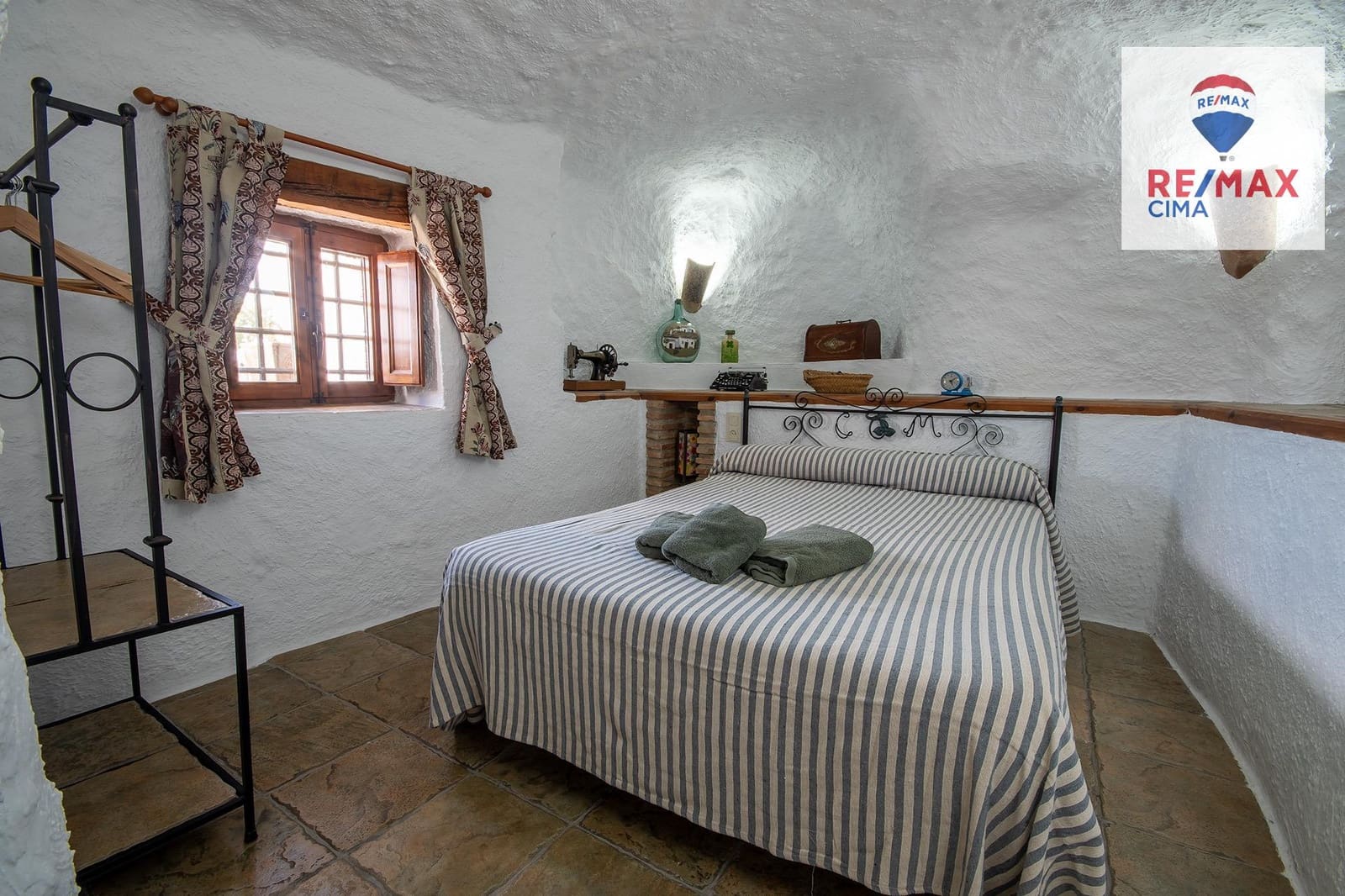 Chalet de 28 habitaciones en Cortijo del Cura en venta con garaje - 435.000 € (Ref: 9666778)
