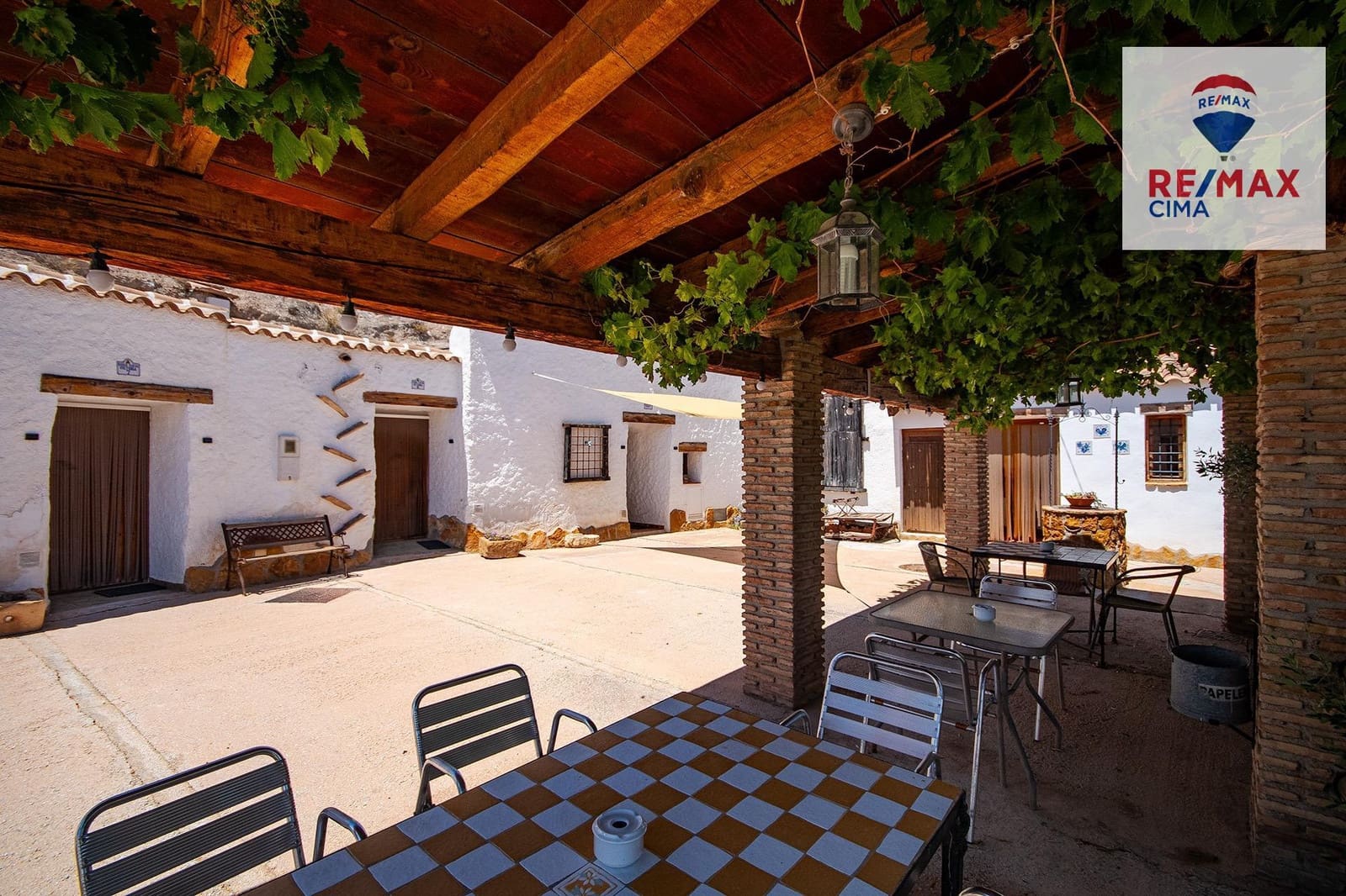 Chalet de 28 habitaciones en Cortijo del Cura en venta con garaje - 435.000 € (Ref: 9666778)