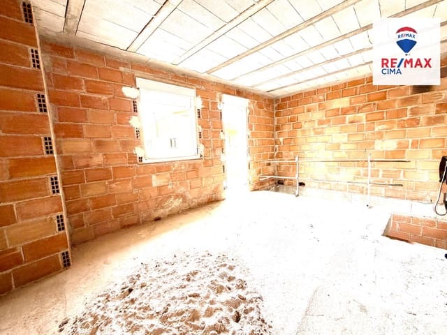 3 sovrum Lägenhet till salu i Cúllar med garage - 85 000 € (Ref: 9666789)