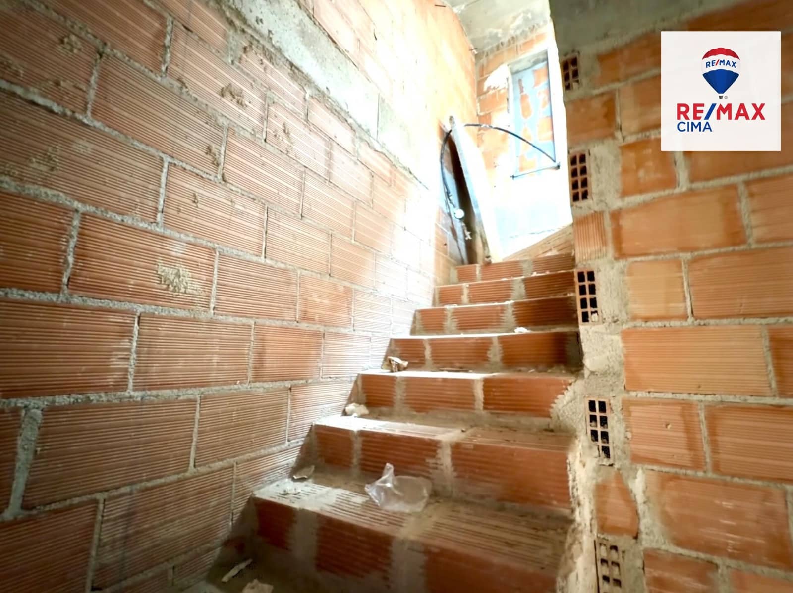 3 sovrum Lägenhet till salu i Cullar med garage - 85 000 € (Ref: 9666789)