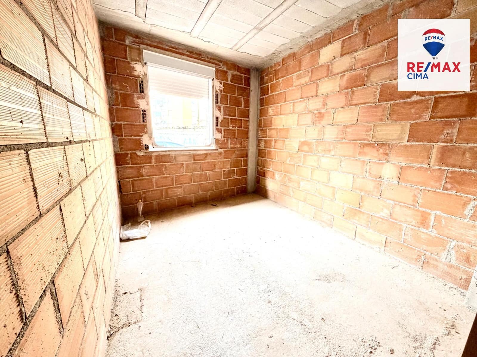 3 sovrum Lägenhet till salu i Cullar med garage - 85 000 € (Ref: 9666789)