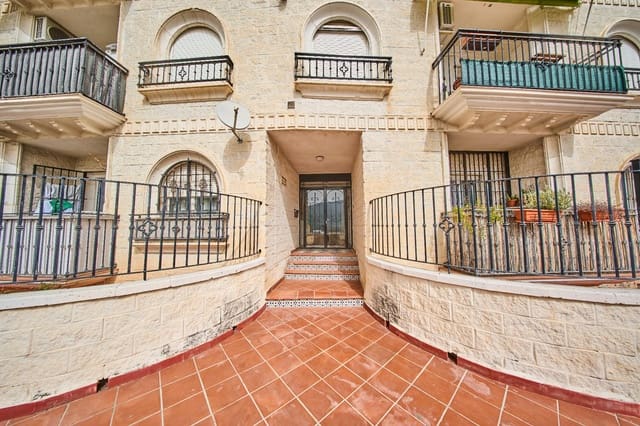4 bedroom Flat for sale in Cenes de la Vega with pool - € 320,000 (Ref: 9670908)