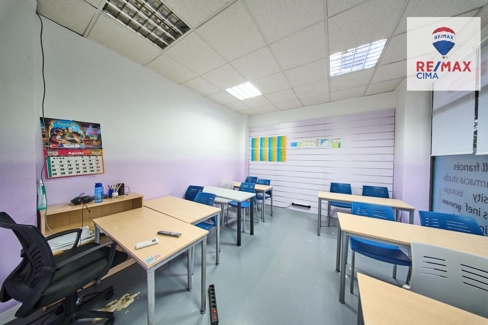 Entreprise à louer à Grenade ville - 1 800 € (Ref: 9674470)