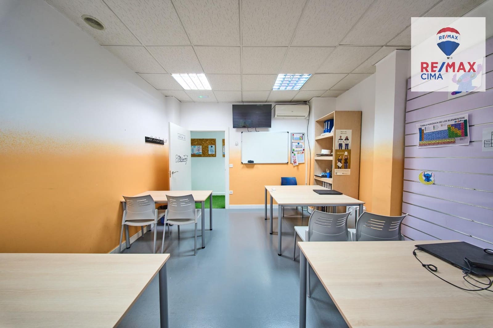 Entreprise à louer à Grenade ville - 1 800 € (Ref: 9674470)