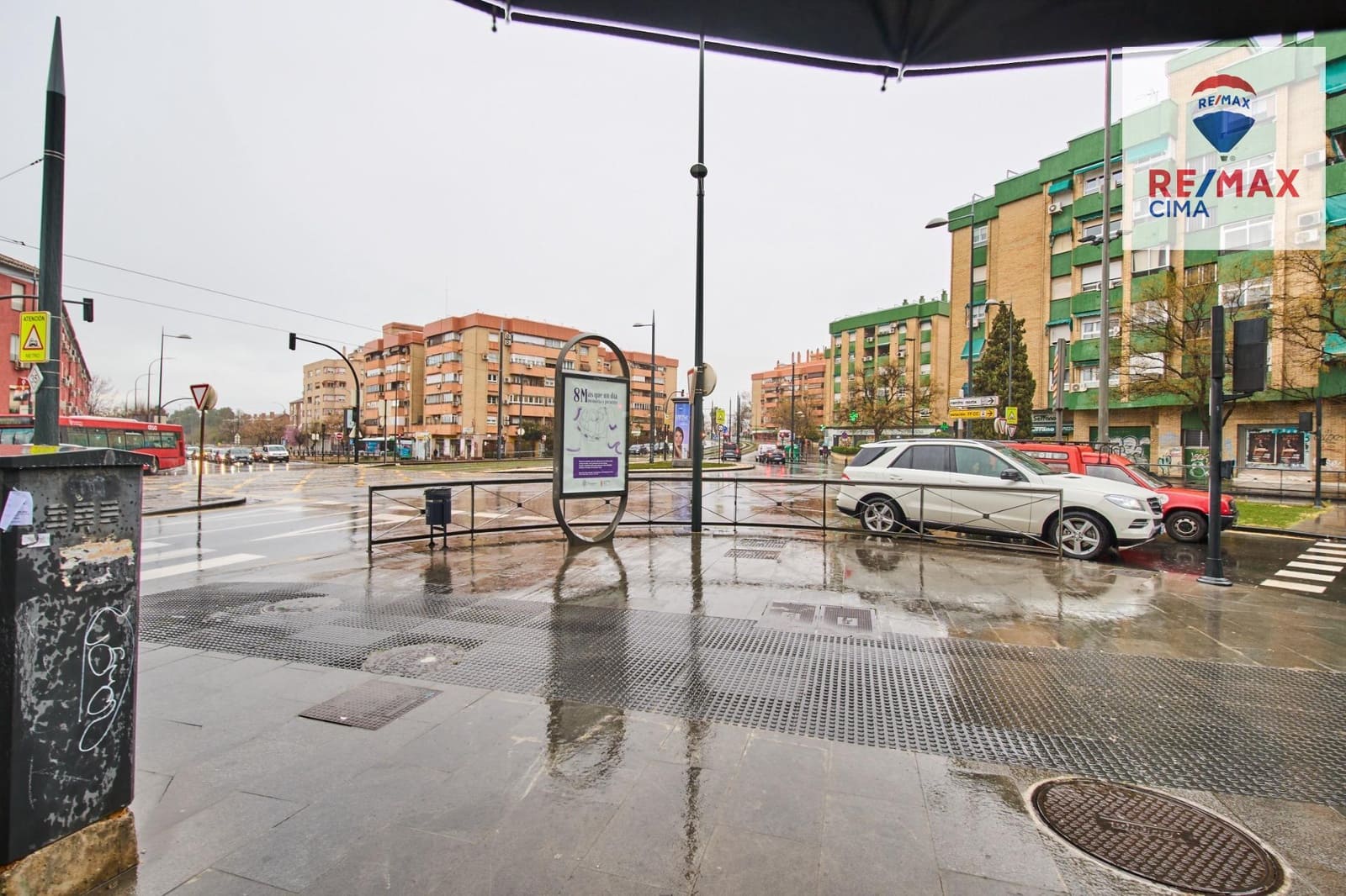 Entreprise à louer à Grenade ville - 1 800 € (Ref: 9674470)