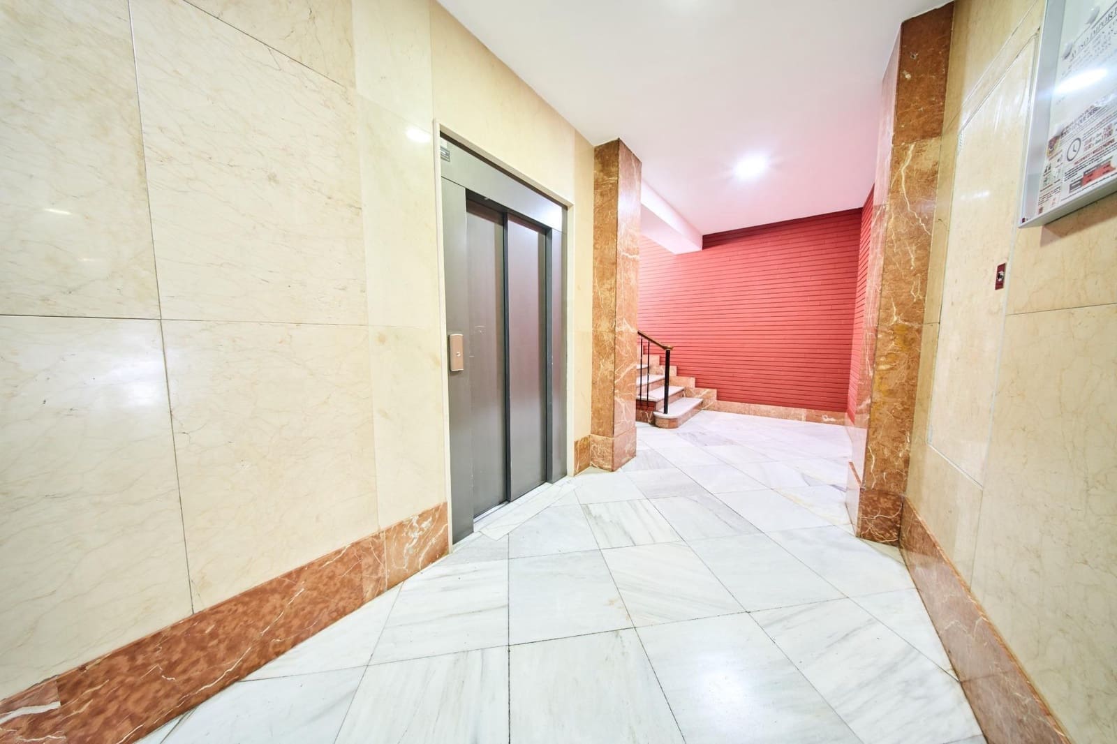 4 slaapkamer Flat te koop in Granada stad - € 449.000 (Ref: 9677629)