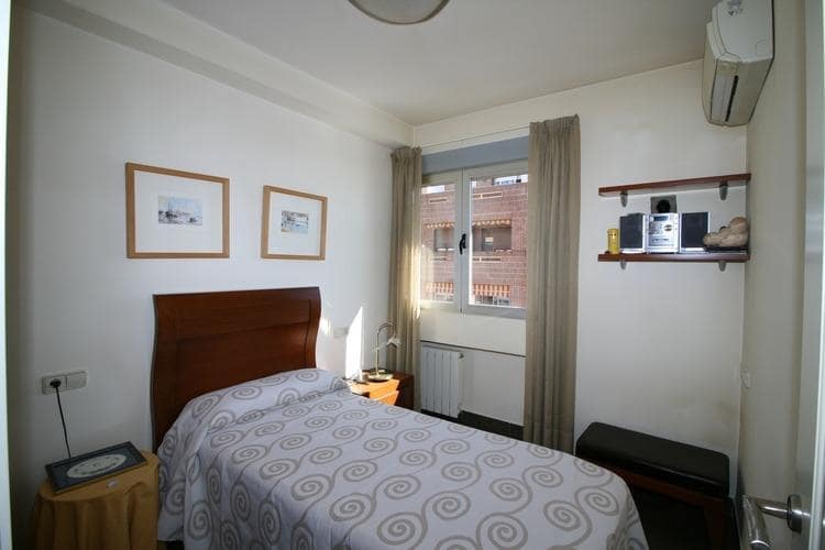 2 Zimmer Wohnung zu vermieten in Granada Stadt - 1.000 € (Ref: 9677633)