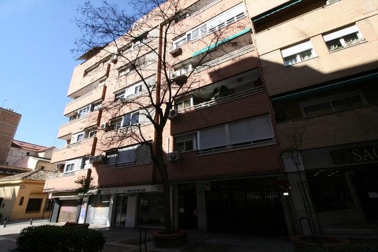 2 Zimmer Wohnung zu vermieten in Granada Stadt - 1.000 € (Ref: 9677633)