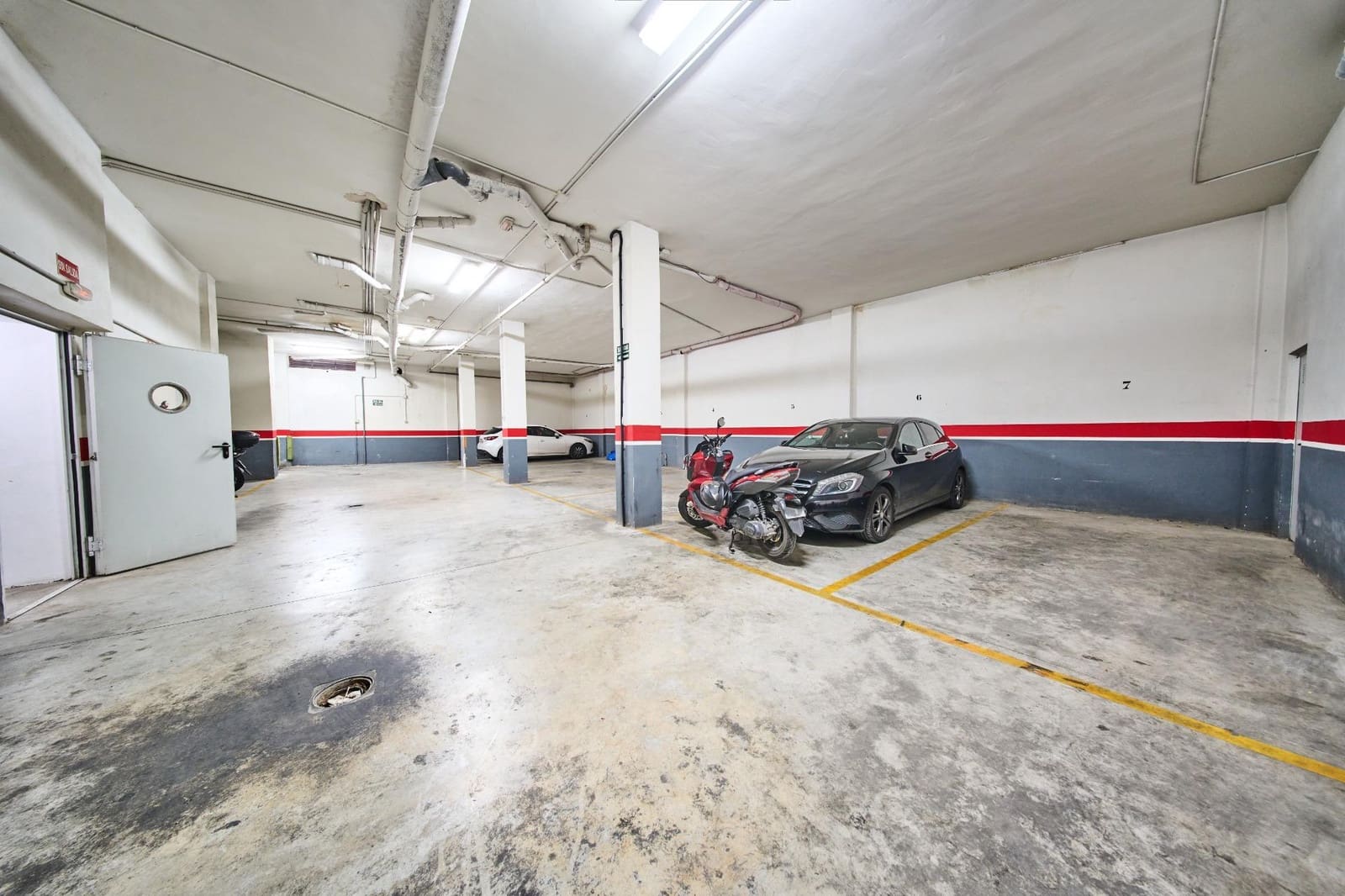 Garaje en La Zubia en venta - 24.000 € (Ref: 9677634)