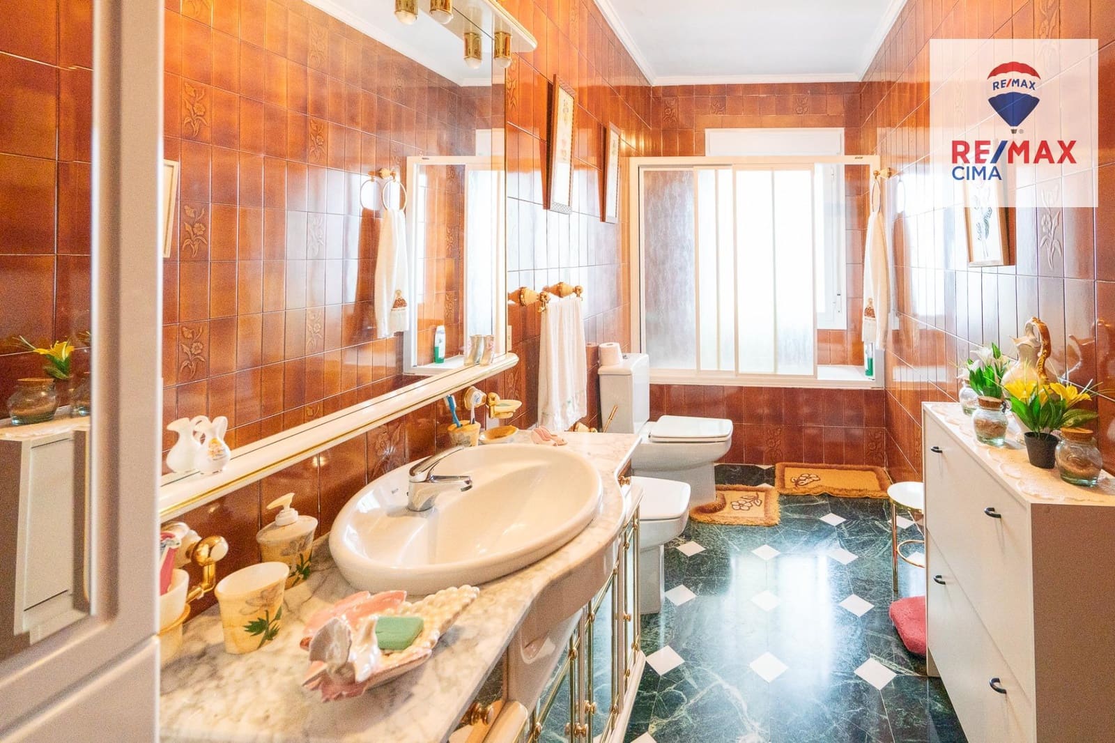 Chalet de 5 habitaciones en Freila en venta con garaje - 210.000 € (Ref: 9682630)